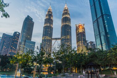 KUALA LUMPUR, MALAYSIA - 22 Mart 2018: Kuala Lumpur, Malezya Petronas Kuleleri.