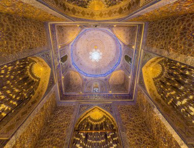 SAMARKAND, UZBEKISTAN - 27 Nisan 2018: Semerkant, Özbekistan 'daki Gur-e Amir Anıtmezarı' ndan Cupola
