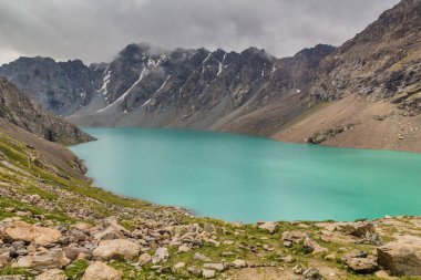 Kırgızistan 'daki Ala Kul Gölü