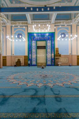 ASTANA, KAZAKHSTAN - 8 Temmuz 2018: Astana 'daki Nur-Astana Camii (şimdiki adıyla Nur-Sultan), Kazakistan' ın başkenti.