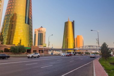 ASTANA, KAZAKHSTAN - 8 Temmuz 2018: Astana 'daki modern binalar (şimdiki Nur-Sultan), Kazakistan' ın başkenti