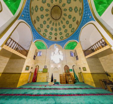 DERBENT, RUSSIA - 22 Haziran 2018: Rusya 'nın Dağıstan Cumhuriyeti' ndeki Cuma Derbent Camii 'nin İçi