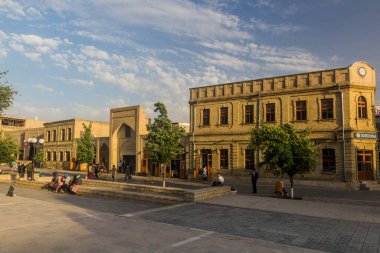 BÜKHARA, UZBEKISTAN - 30 Nisan 2018: Özbekistan 'ın Buhara kentindeki eski binalar