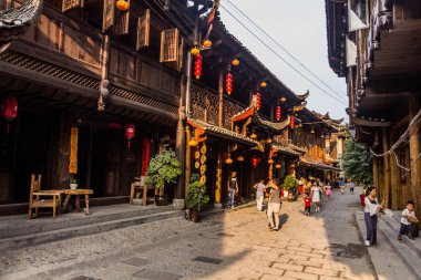 FURONG ZHEN, ÇİN - 11 Ağustos 2018: Furong Zhen kasabası, Hunan bölgesi, Çin