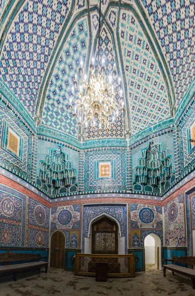 Samarkand Uzbekistan Kwietnia 2018 Wnętrze Jednego Mauzoleów Nekropolii Szach Zinda — Zdjęcie stockowe