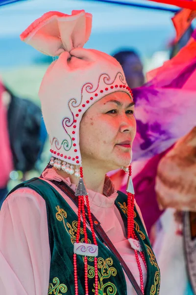 Issyk Kul Kyrgyzstan July 2018 Local Woman Wearing Traditional Dress — Stock Photo, Image