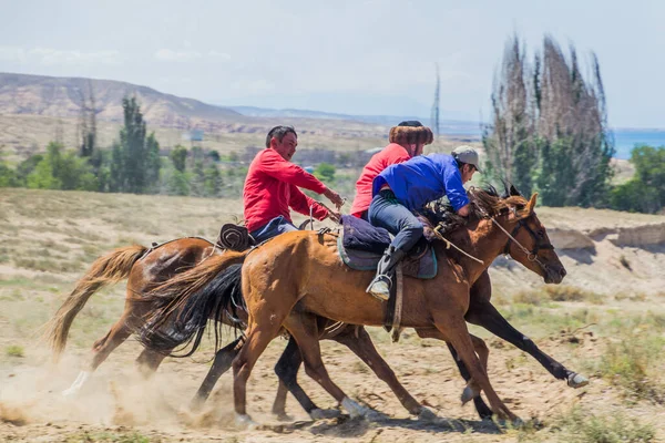 Issyk Kul Kyrgyzstan Června 2018 Hráči Kok Boru Tradiční Koňské — Stock fotografie