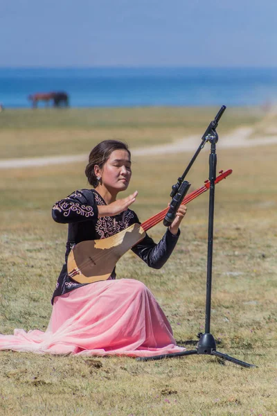 Song Kol Kyrgyzstan July 2018 Musician National Horse Games Festival — Stock Photo, Image