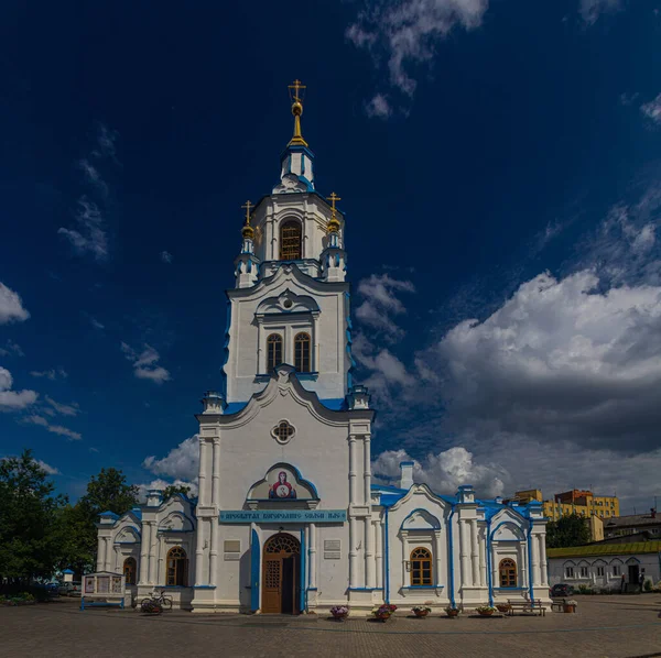 Iglesia Znamenskiy Kafedralnyy Sobor Tyumen Rusia —  Fotos de Stock