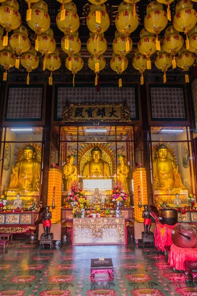 Penang Malaysia Marzec 2018 Wnętrze Świątyni Buddyjskiej Kek Lok Penang — Zdjęcie stockowe