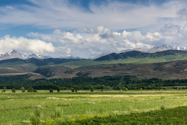 Hory Severním Pobřeží Jezera Issyk Kul Kyrgyzstánu — Stock fotografie