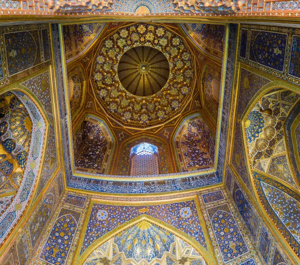 Samarkand Uzbekistan Kwietnia 2018 Wnętrze Sher Dor Madrasa Samarkandzie Uzbekistan — Zdjęcie stockowe