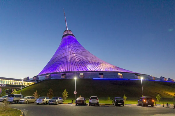 Astana Kazakhstan Heinäkuu 2018 Iltanäkymä Kazakstanin Pääkaupunkiin Khan Shatyr Viihdekeskukseen — kuvapankkivalokuva