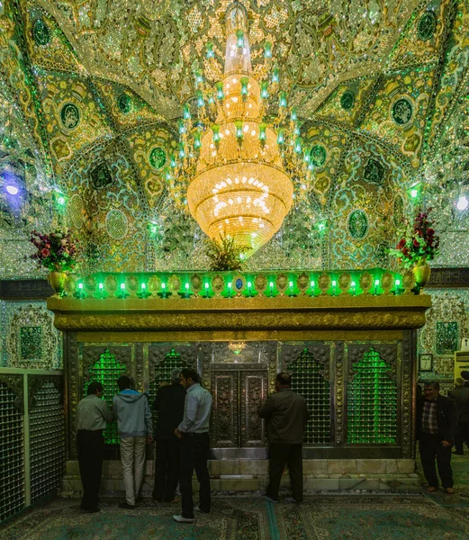 Qazvin Iran Kwiecień 2018 Wnętrze Świątyni Imamzadeh Emamzadeh Hossein Qazvin — Zdjęcie stockowe