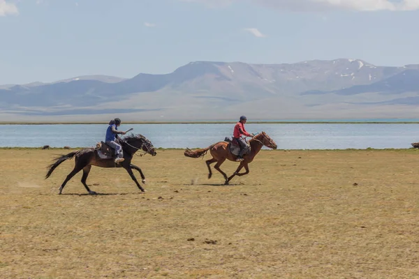 Song Kol Kyrgyzstan Julho 2018 Cavaleiros Festival Nacional Jogos Cavalo — Fotografia de Stock