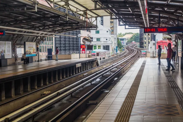 クアラルンプール マレーシア 2018年3月14日 マレーシアのクアラルンプールでのLrtの高速輸送のMasjid Jamek駅の眺め — ストック写真
