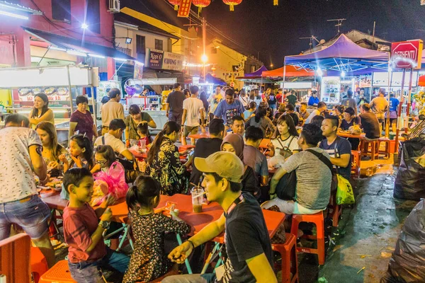Malacca Malayasia Marzo 2018 Gente Mangia Jonker Walk Night Market — Foto Stock