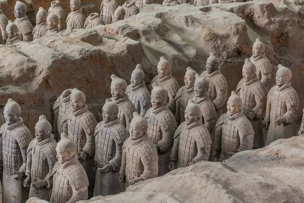 中国陝西省西安付近の兵馬俑1号坑の兵士の彫刻 — ストック写真
