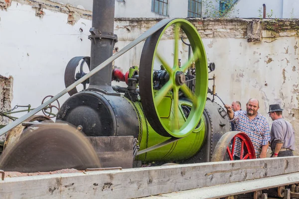 Zamberk Czechia 2018年9月15日 チェコのザンベルクにある旧機械技術博物館 Muzeum Starych Stroju Technii の鋸工場に動力を供給するポータブル蒸気機関 — ストック写真