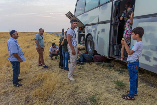 Kalmykia Russia June 2018 Bus Being Repaired Road Russian Steppe — Stock Photo, Image