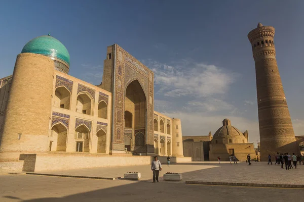 Bukhara Uzbekistan Dubna 2018 Mir Arab Madrasa Kalan Minaret Bucharě — Stock fotografie