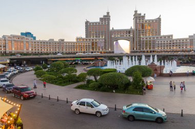 ASTANA, KAZAKHSTAN - 8 Temmuz 2018: Astana 'daki modern binalar (şimdiki Nur-Sultan), Kazakistan' ın başkenti