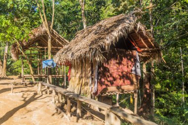 Taman Negara Milli Parkı 'ndaki yerli köy.