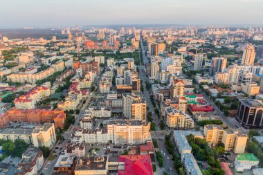 Günbatımında Yekaterinburg 'un hava manzarası, Rusya