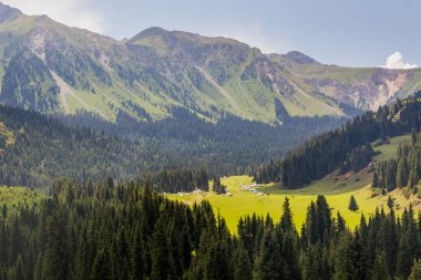 Kırgızistan 'daki Jeti Oğuz Vadisi' ndeki Yurtlar