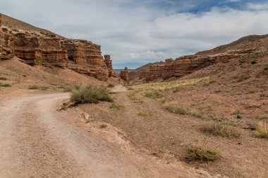 Kazakistan 'daki Sharyn Kanyonu manzarası