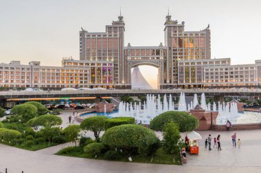 ASTANA, KAZAKHSTAN - 8 Temmuz 2018: Astana 'daki modern binalar (şimdiki Nur-Sultan), Kazakistan' ın başkenti