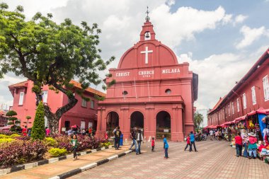 MALACCA, MALAYASIA - 19 Mart 2018: Malacca (Melaka), Malezya 'daki Mesih Kilisesi ve Stadthuys (tarihi belediye binası).