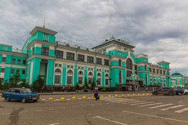OMSK, RUSSIA - 7 Temmuz 2018: Omsk 'taki tren istasyonunun görüntüsü.