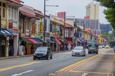 SINGAPORE, SINGAPORE - 10 Mart 2018: Küçük Hindistan 'da Serangoon Yolu.