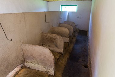 PERM KRAI, RUSSIA - 1 Temmuz 2018: Siyasi Baskı Tarihi Müzesinde Sergi Perm-36 (Gulag Müzesi), Rusya