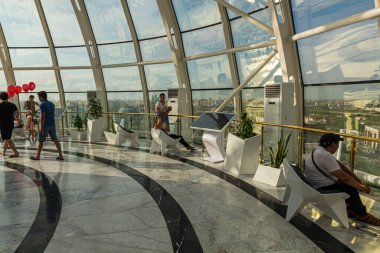 ASTANA, KAZAKHSTAN - 9 Temmuz 2018: Astana 'daki Bayterek Kulesi' nin gözlem güvertesi (şimdiki Nur-Sultan), Kazakistan
