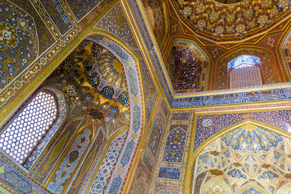Interiér Sher Dor Madrasa Samarkandu Uzbekistán — Stock fotografie