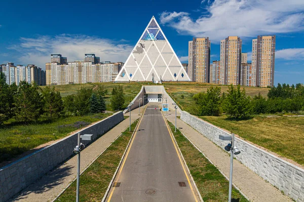 Astana Kazakhstan Julho 2018 Palácio Paz Reconciliação Astana Atual Nur — Fotografia de Stock