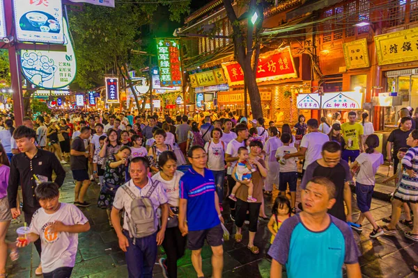 Cina Agosto 2018 Affollata Strada Pedonale Nel Quartiere Musulmano Cina — Foto Stock