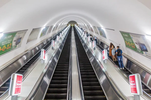 Almaty Kazakhstan Julio 2018 Escaleras Mecánicas Una Estación Metro Almaty — Foto de Stock