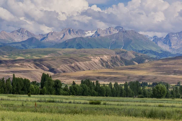 Горы Северном Побережье Озера Иссык Куль Кыргызстане — стоковое фото