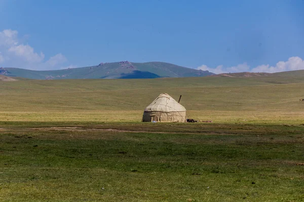 Юрт Возле Озера Сон Куль Кыргызстан — стоковое фото