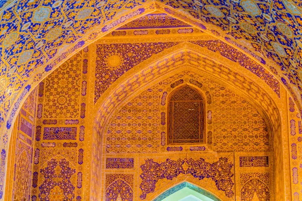 乌兹别克斯坦撒马尔罕的Madrasa Tilya Kori — 图库照片