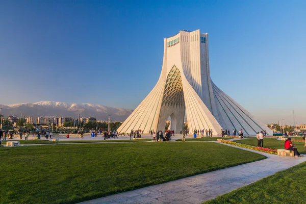 Tehran Ran Nisan 2018 Tahran Daki Azadi Kulesi Nin Öğleden — Stok fotoğraf
