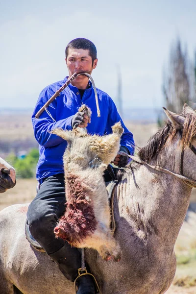 Issyk Kul Kyrgyzstan Julio 2018 Jugador Jalá Boru Tradicional Juego — Foto de Stock