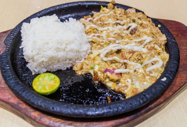 フィリピンの代表的な食事であるシズルため息 — ストック写真