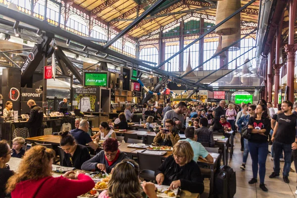 Florence Italy October 2018 People Eat Food Court Mercato Centrale — Stock Photo, Image