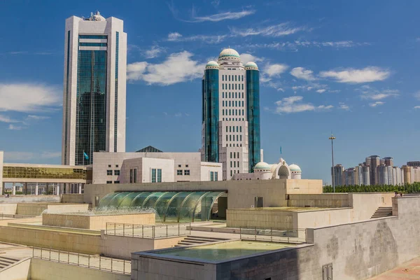Κοινοτικά Κτίρια Στην Αστάνα Νυν Νουρ Σουλτάν Πρωτεύουσα Του Καζακστάν — Φωτογραφία Αρχείου