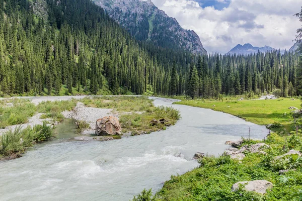 Údolí Řeky Karakol Kyrgyzstánu — Stock fotografie