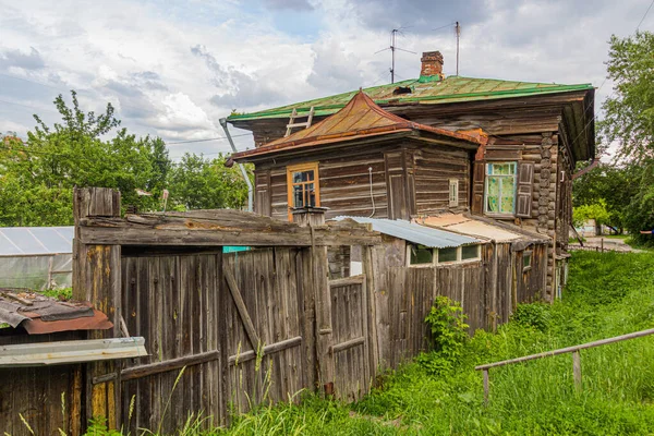 Типовий Російський Дерев Яний Будинок Місті Тюмені Росія — стокове фото